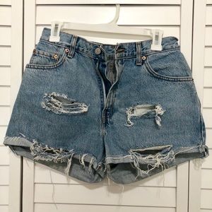 Vintage Levi’s jean shorts